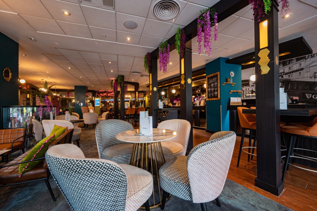 Novotel London West bar area